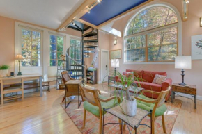 WNC French Broad RiverWalk Retreat with WiFi